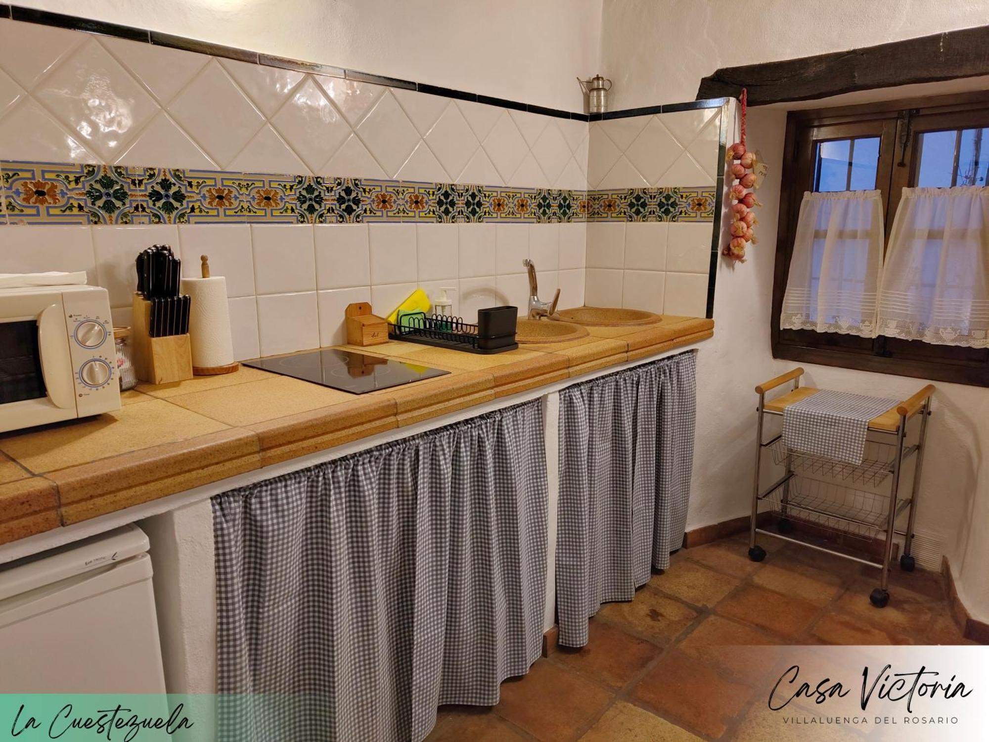 Conjunto Rural Casa Victoria Guest House Villaluenga Del Rosario Exterior foto