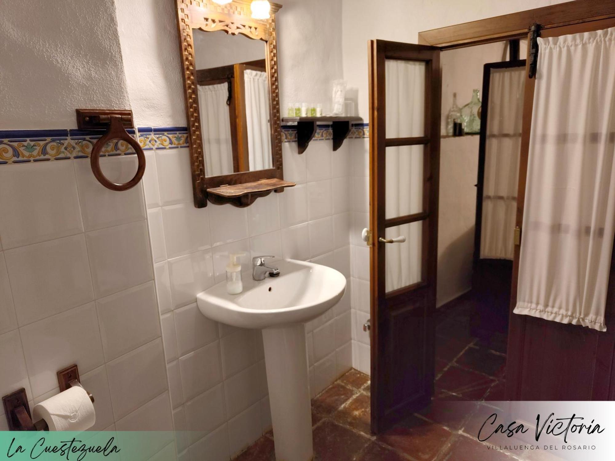 Conjunto Rural Casa Victoria Guest House Villaluenga Del Rosario Exterior foto